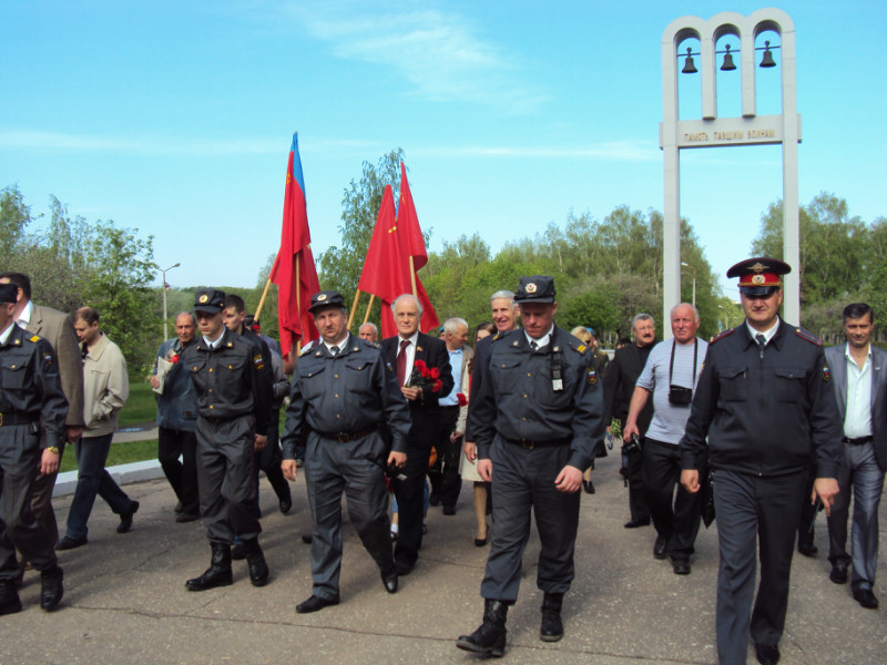 8 Мая по приказу Рязанских властей полиция отсекла красные знамёна от Дня Победы!