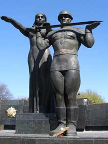Новая выходка вандалов. Монумент боевой славы Советской армии пострадал во Львове