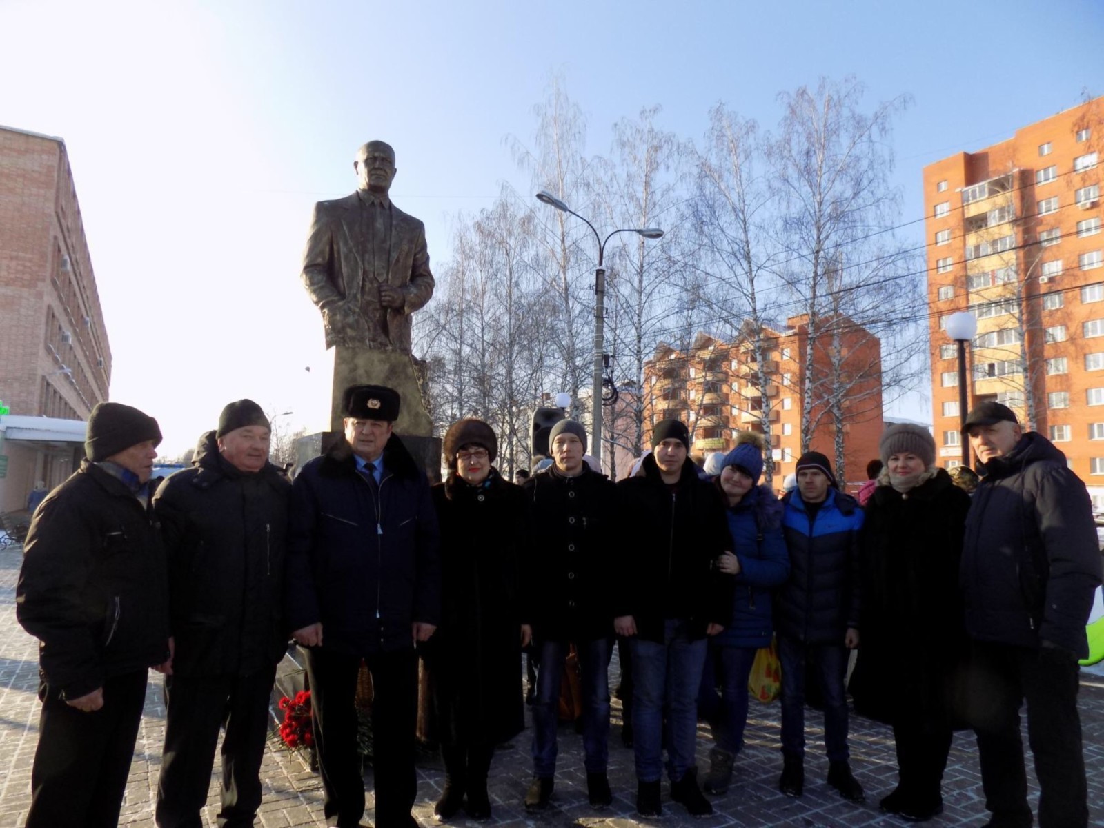 В Сасово состоялось открытие памятника великому советском конструктору Николаю Макарову