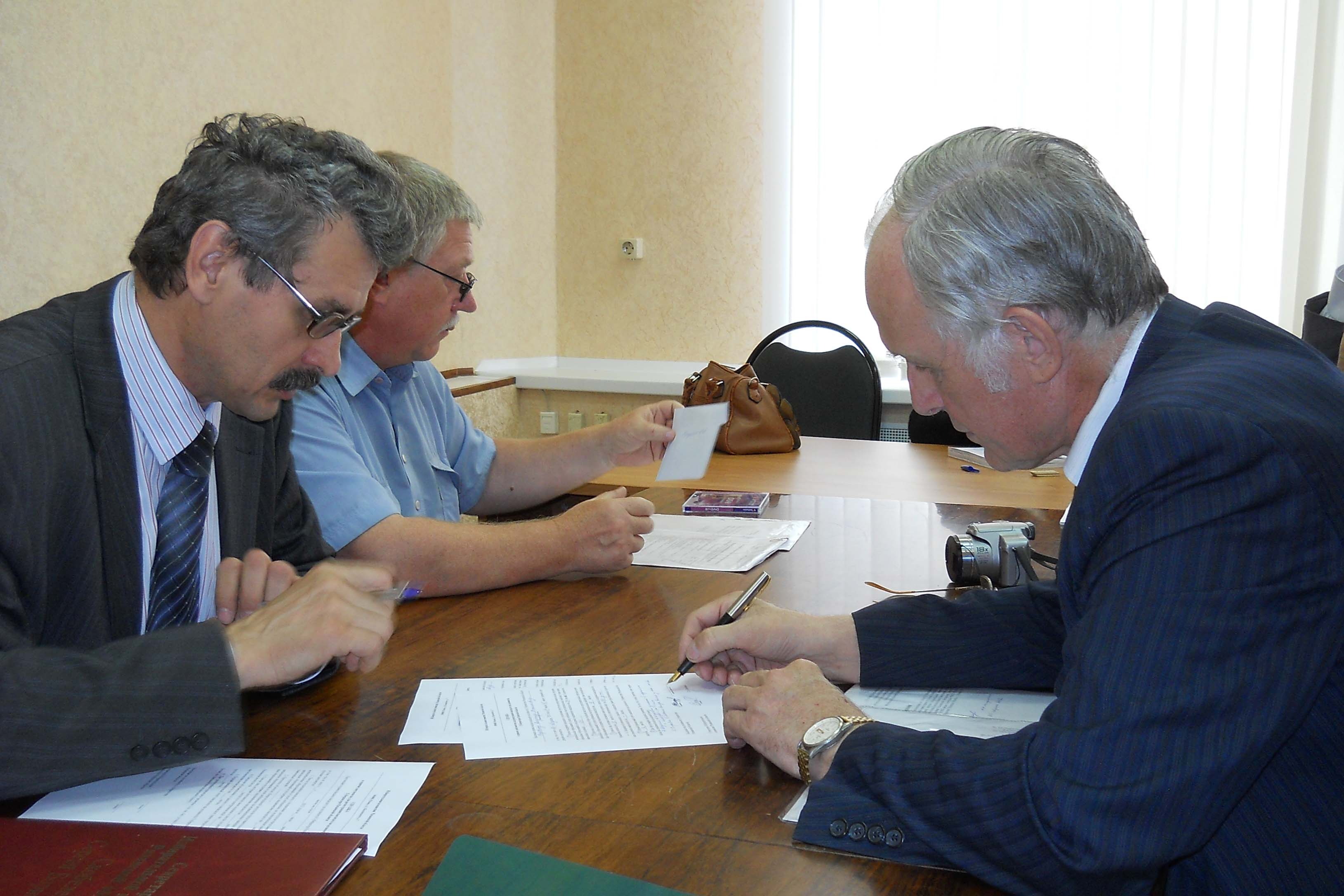 Кандидат в губернаторы от КПРФ Федоткин В.Н. подал документы для регистрации в избирательную комиссию Рязанской области.