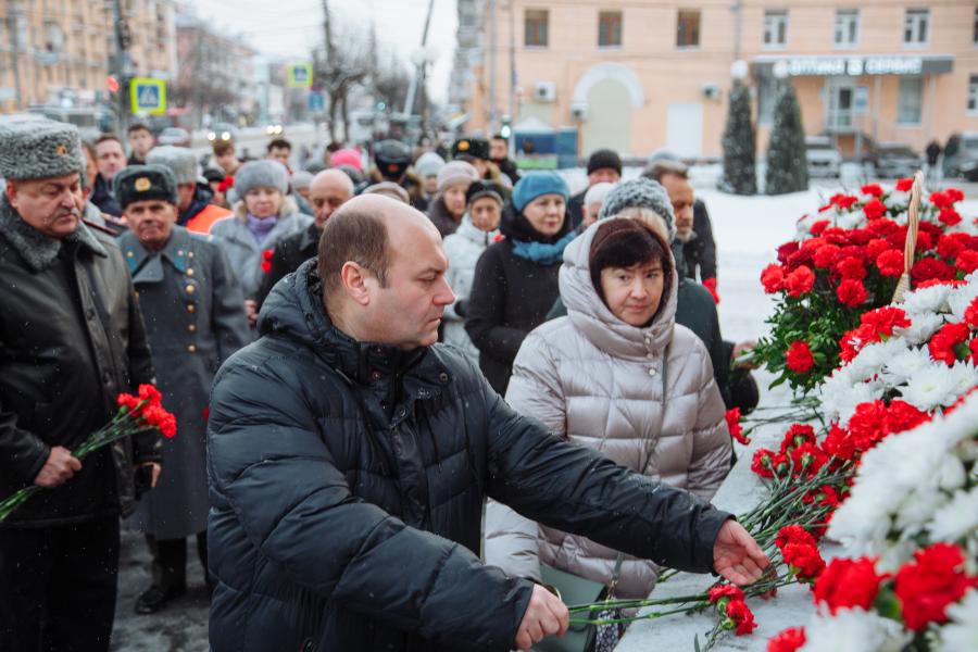 Рязанские депутаты-коммунисты приняли участие в возложении цветов
