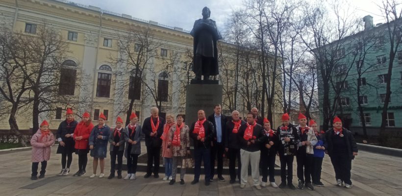 Коммунисты и жители Рязани отметили День космонавтики