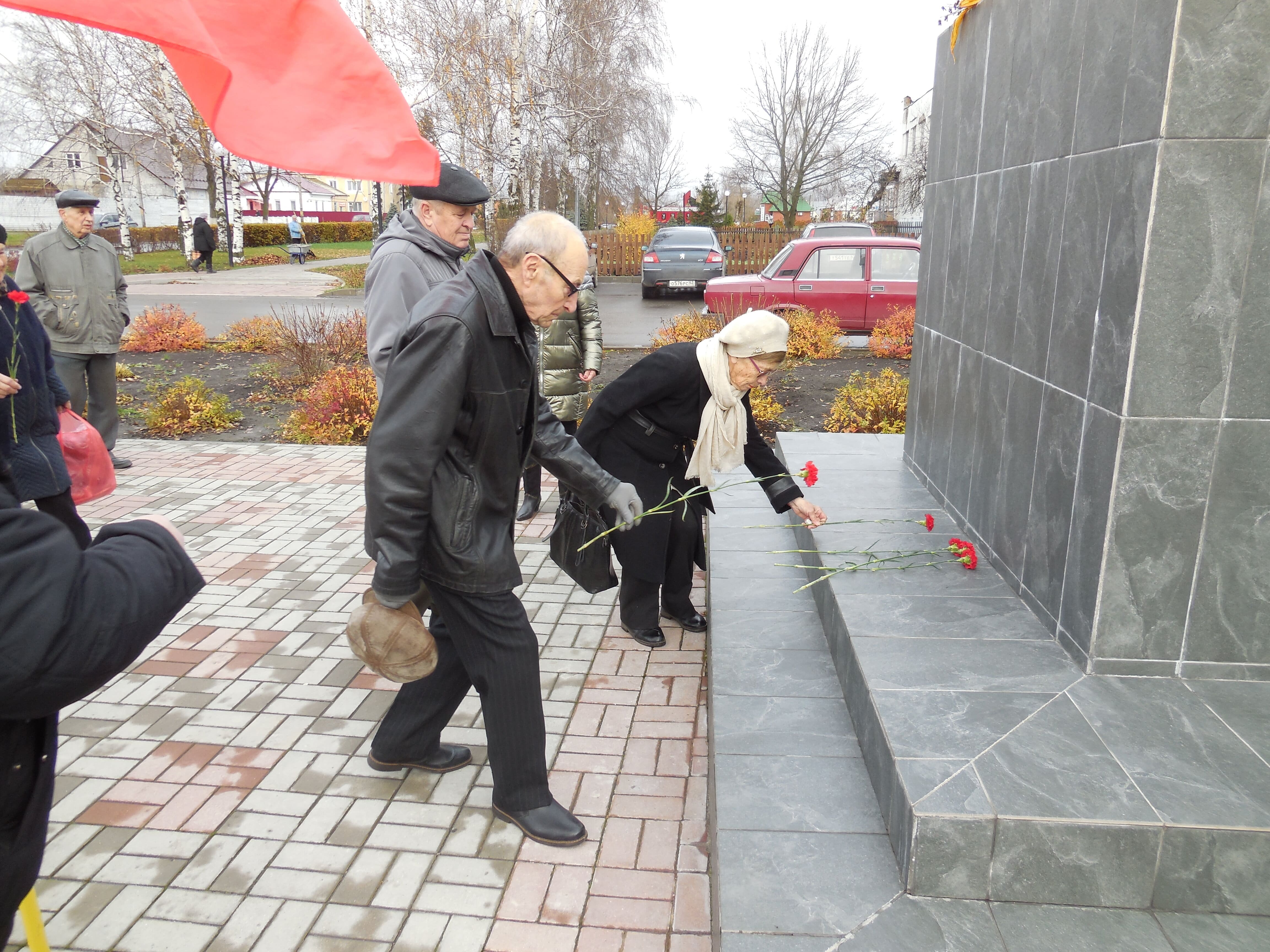 Ухоловские коммунисты  отметили 106 годовщину Великого Октября