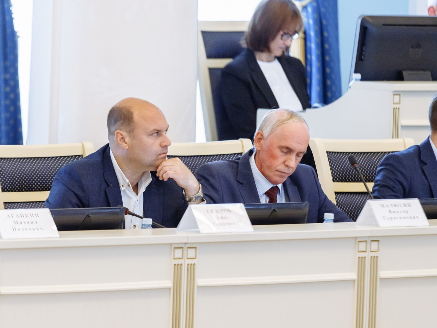 Депутаты-коммунисты подняли важные для региона вопросы на отчете Губернатора в облдуме