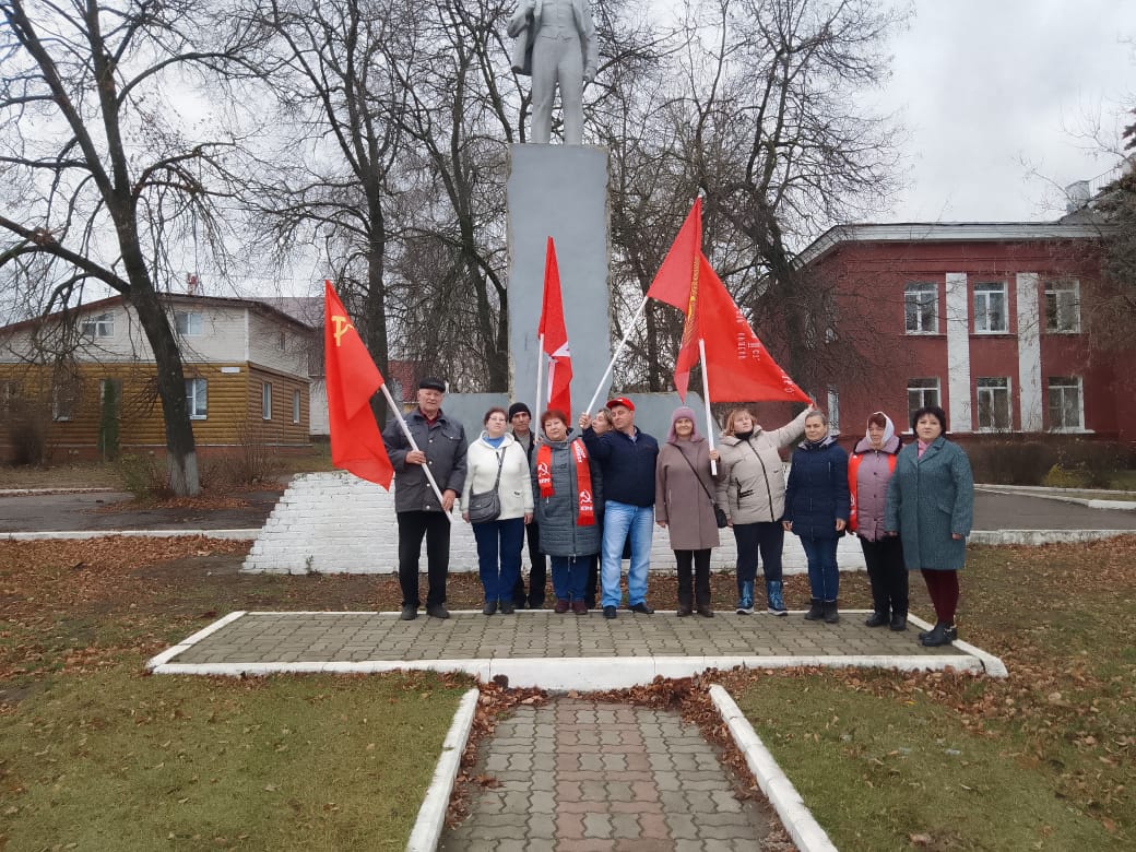 Спасские коммунисты отметили день революции