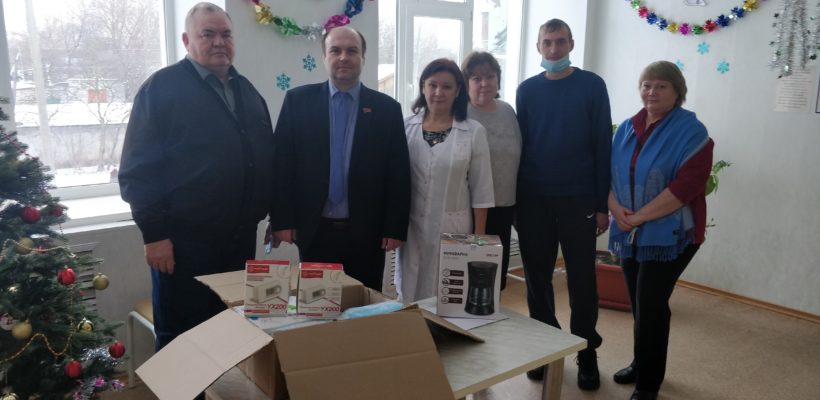 Первый секретарь Рязанского обкома КПРФ поздравил медработников РЖД-госпиталя