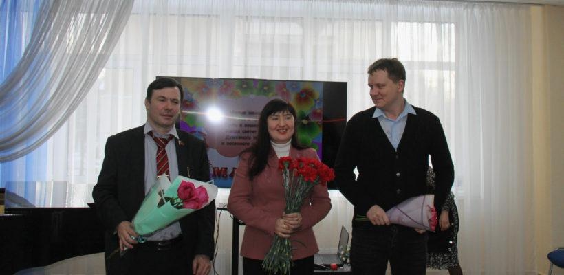 Депутаты-коммунисты Рязанской гордумы поздравили женщин-общественниц с Международным женским Днем 8 Марта