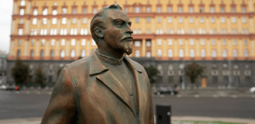 Прокуратура признала незаконным снос памятника Дзержинскому на Лубянской площади в Москве