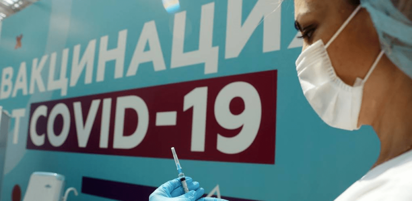 Путин сказал, что никого к вакцинации принуждать не будут... В половине регионов России ввели обязательную вакцинацию