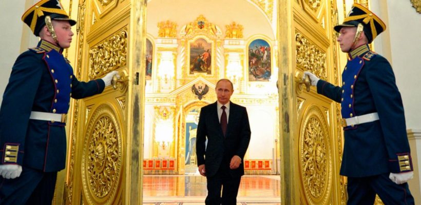 «Мне не нужно». Как Путин отвечал на вопрос, хочет ли остаться президентом