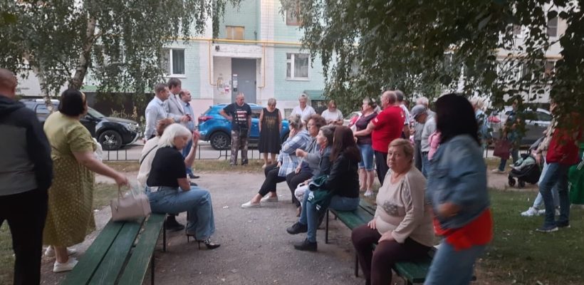 Владимир Исаков в преддверии выборов в городскую Думу вместе с командой КПРФ Рязани провели встречу в Советском районе города.