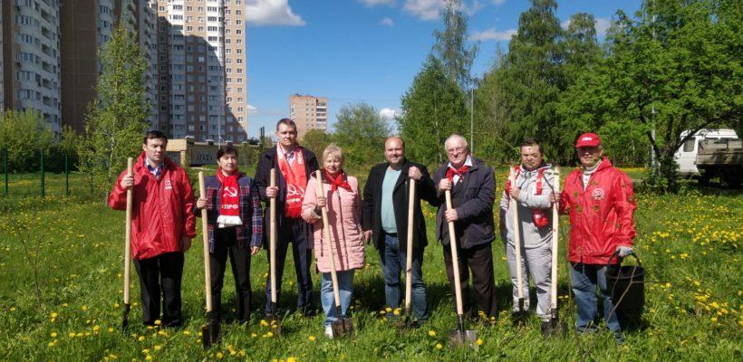 В Рязани в Комсомольском парке заложили аллею в честь 100-летия Пионерии